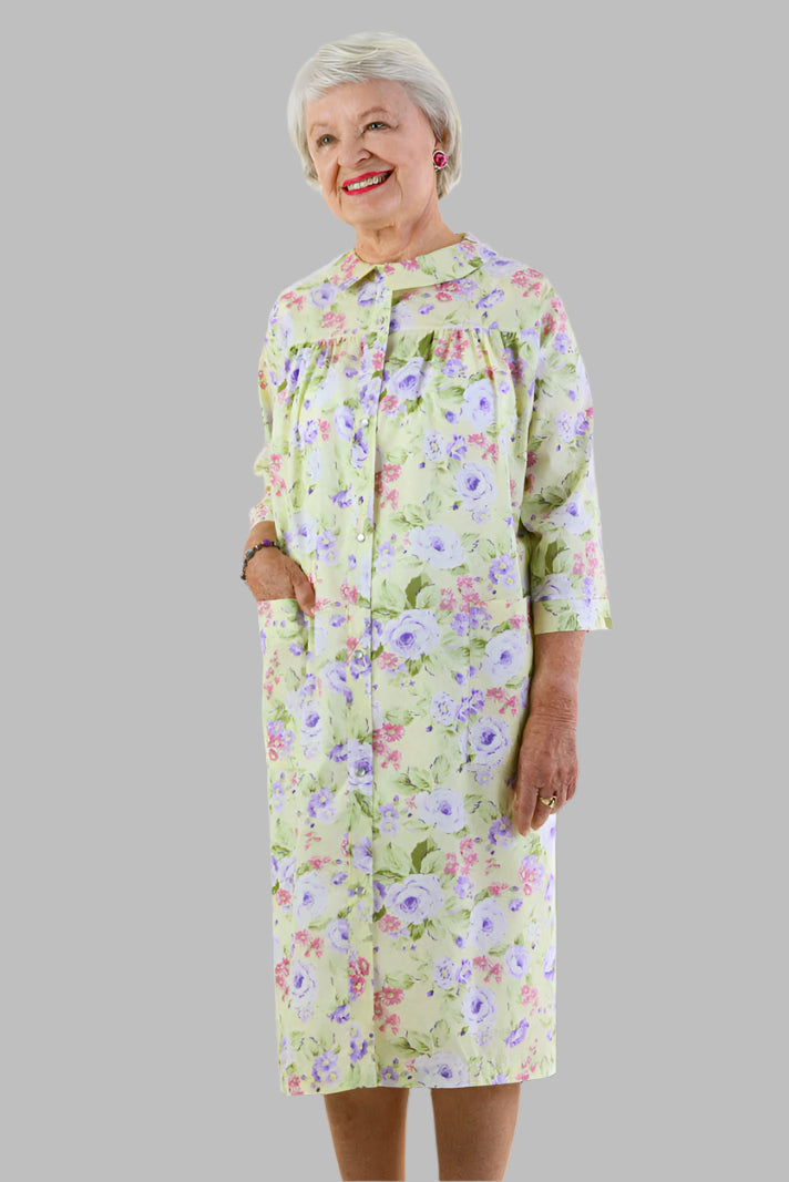 Cotton/Poly Snap Front Duster With Collar for women by Buck & Buck in White, and available in different sizes. This sleepwear item is part of our nightgowns collection.