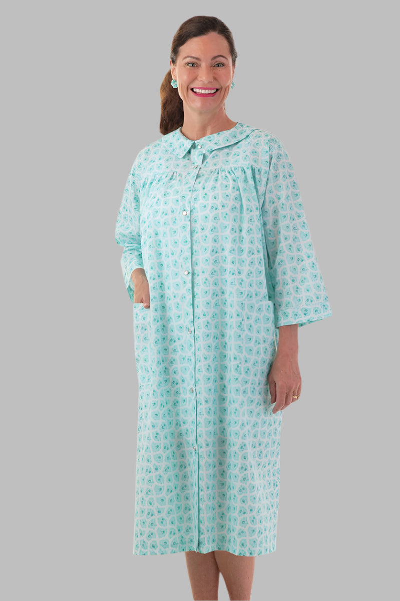 Cotton/Poly Snap Front Duster With Collar for women by Buck & Buck in White, and available in different sizes. This sleepwear item is part of our nightgowns collection.