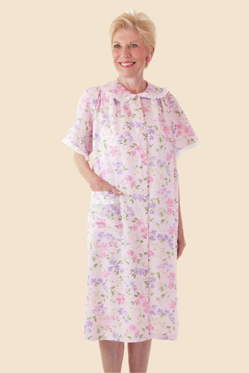 Cotton/Poly Snap Front Duster With Collar for women by Buck & Buck in Red, and available in different sizes. This sleepwear item is part of our nightgowns collection.