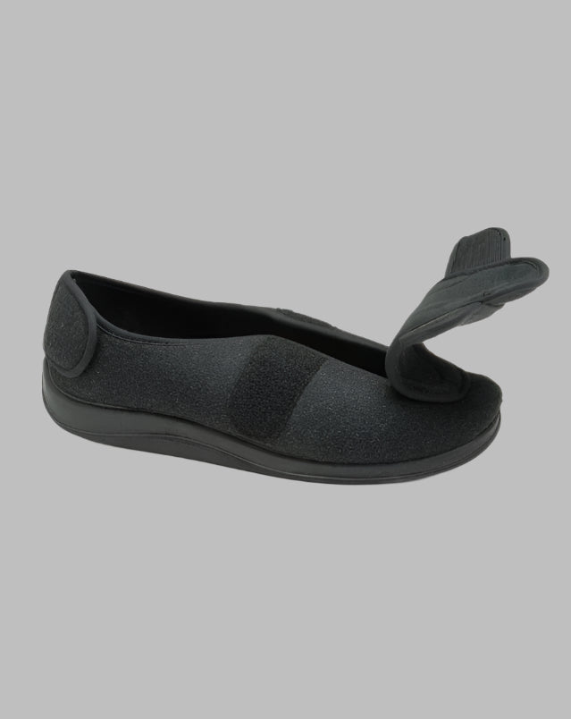 Women's E-Z Fit Slippers by Foamtreads® by Buck & Buck in Black, and available in different sizes. This footwear item is part of our slippers collection.