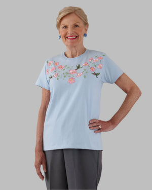 Women's Short Sleeve Printed Snap Back T-Shirt without Collar